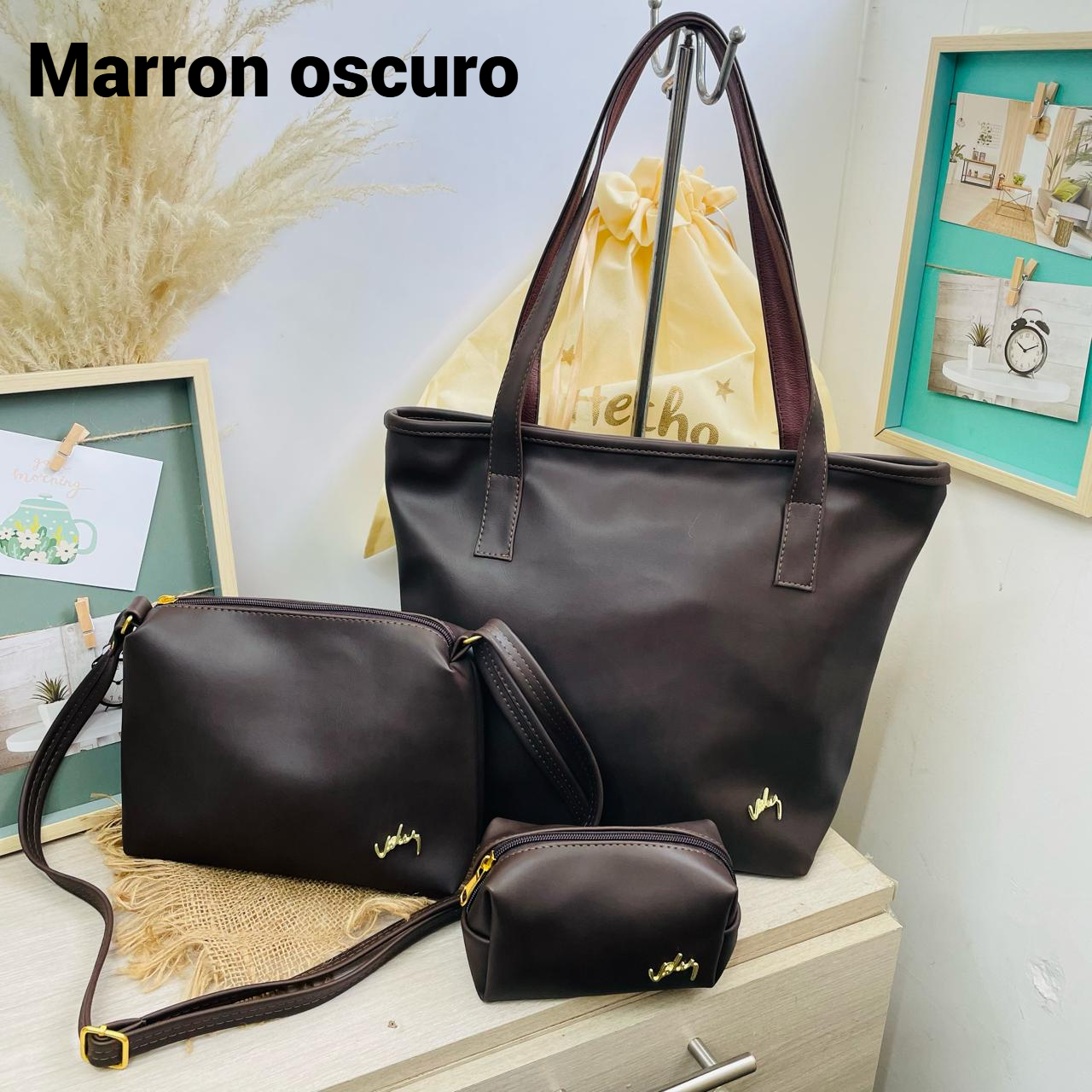 "Diseño clásico, actitud moderna "SET DE BOLSOS PREMIUM"